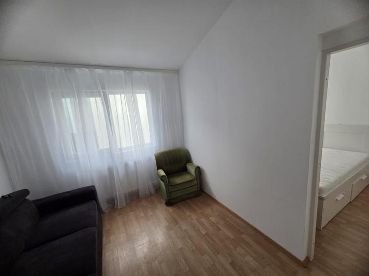 Inchiriere ap. 2 cam. cu centrala proprie, A/C, loc de parcare in curtea comuna