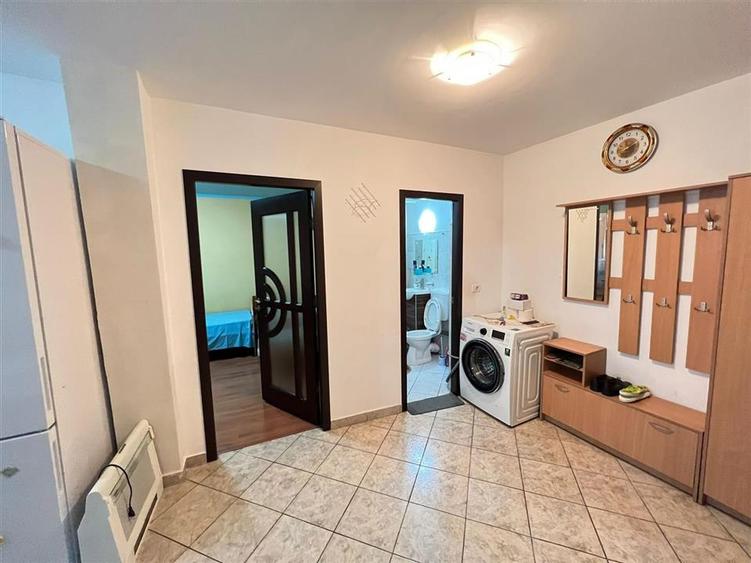 Apartament 2 camere, hol patrat, logie + balcon, zona Razboieni