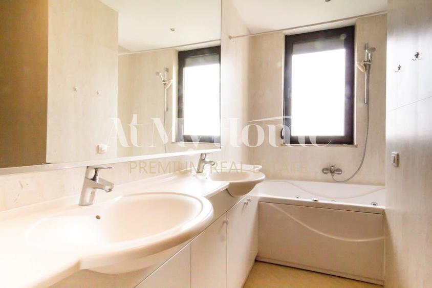 Triplex penthouse spectaculos cu 5 camere, terase 192mp,vedere superba, 2parcari