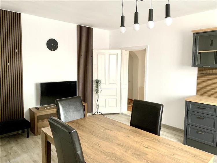 RECO Apartament cu 3 camere de inchiriat, la casa, cu 2 balcoane si priveliste s
