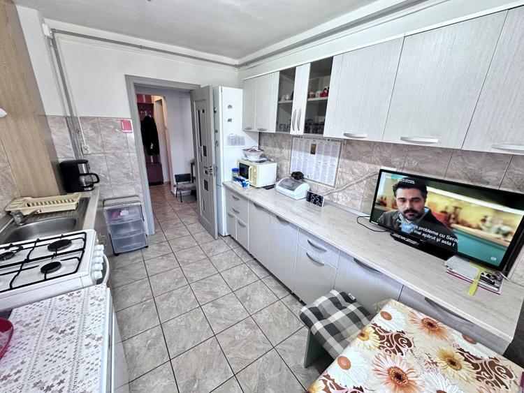 APARTAMENT 3 CAMERE I DECOMANDAT I ETAJ 2 I MOBILAT I CETATE STADION I