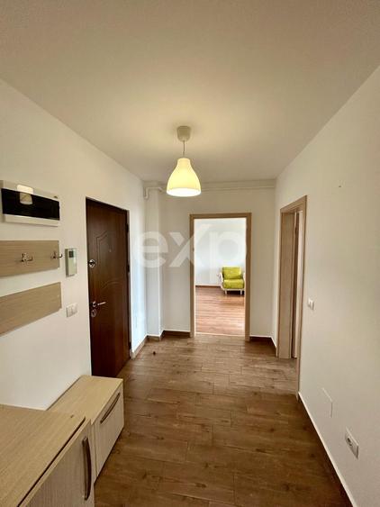 Apartament 2 camere de vânzare – Tractorul, loc parcare 122000 Euro.