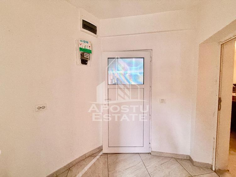 Apartament 2 camere,curte comuna,zona Lunei
