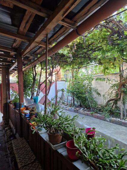 Carrefour Colentina, vanzare casa 4 camere, teren 372mp.