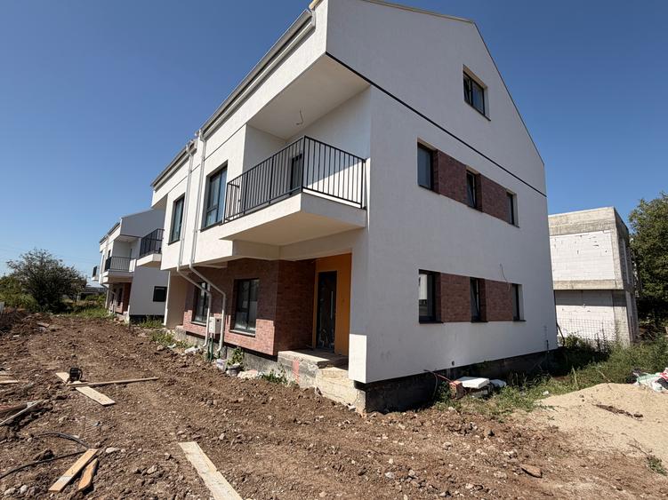 Casă Duplex P+1+M | 6 Camere | Curte 116 MP | 2 Parcări | Metrou 1,9 KM