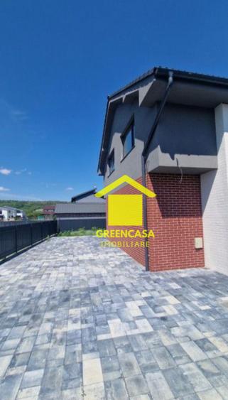 Casa individuala 142mp, terasa, parcare, teren de 350mp, Jucu de MIjloc!