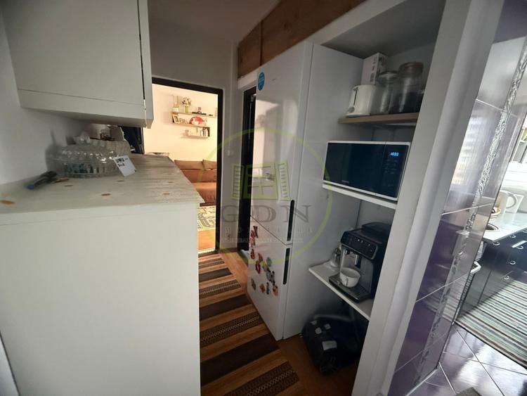 Apartament 2 camere, 40,7mp, semidecomandat, cartier Craiovita, zona Statia 30