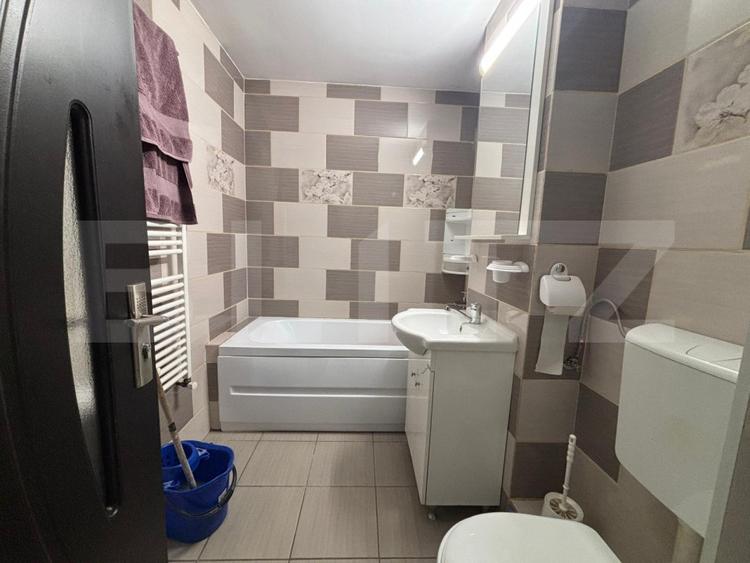 Apartament de vanzare, cu 2 camere, 50 mp, etaj 3, zona Independentei