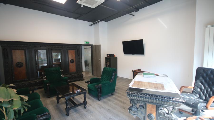 Spatiu cu destinatie Birouri,178,3 mp,2 grupuri sanitare,bucatarie