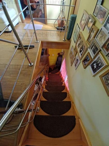 Casa Pretabila 2 familii, suprafata teren 290 mp, toate utilitatile, zona Centra