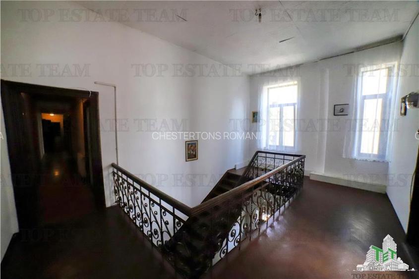 Apartament cu 4 camere  de vanzare, Ultracentral,  Kogalniceanu, curte si pod - 8