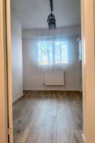 De vanzare apartament cu 2 camere, port, parter, 75.000 euro