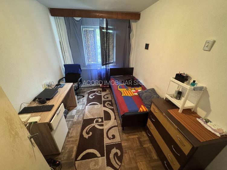 Apartament 3 camere zona Km 4 5 - 4