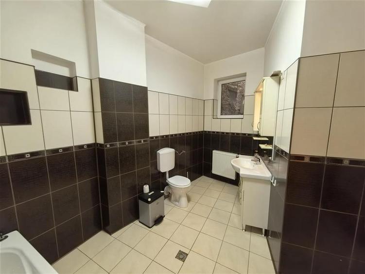Apart 3 camere etaj 1 la KM 0 - Primaria Arad