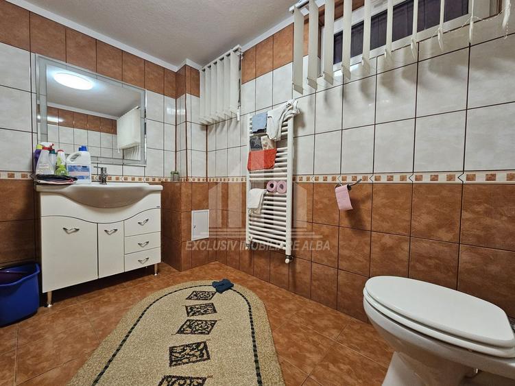 Casa individuala | Garaj | 200 mp | Asfalt | Mobilata | Alba-Micesti