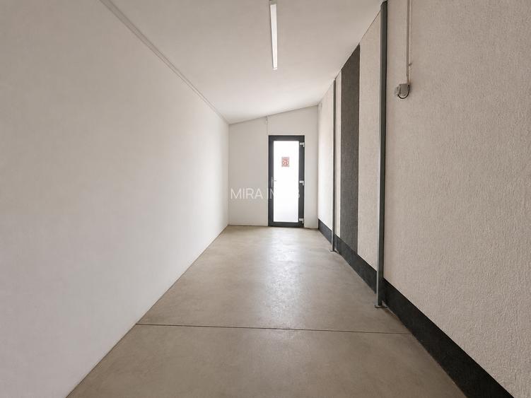 Spațiu comercial 87 mp | Vitrină 13 ml | 2 grupuri sanitare | Depozitare - 3