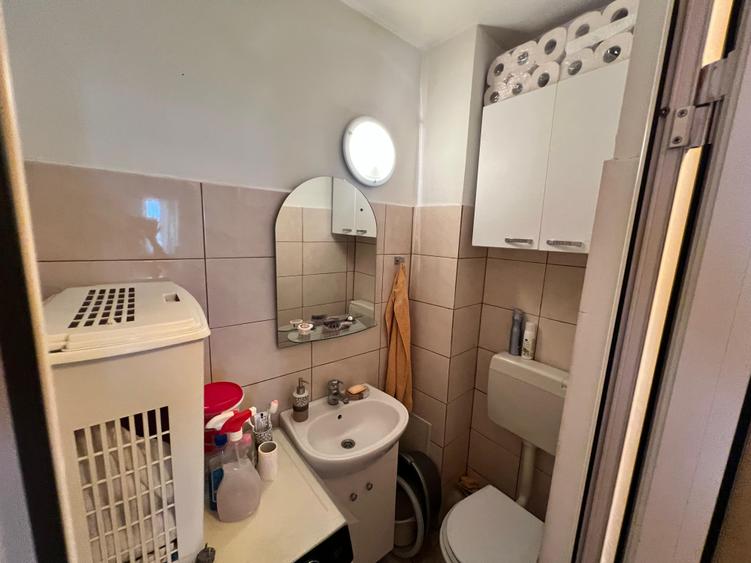 Far apartament 3 camere decomandat etaj 1 loc parcare