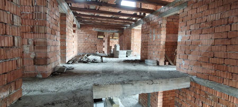 Teren intravilan cu dublu acces + construcție la roșu 500 mp, centura Bistrita