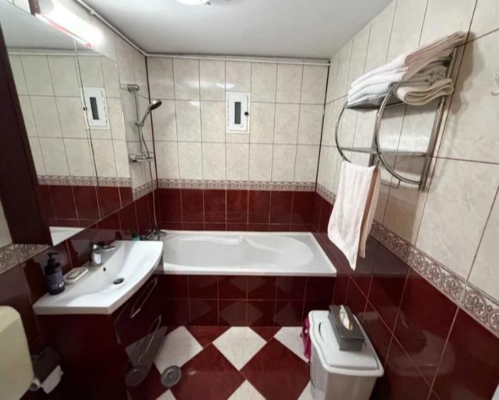 Aparatorii Patriei METROU,bl.reabilitat,et.4/8,DECOMANDAT,mobilat,utilat,AC.