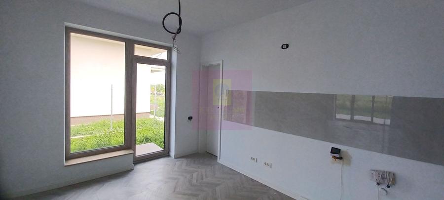 Gulia, casă nouă parter 4 camere, curte 514 mp