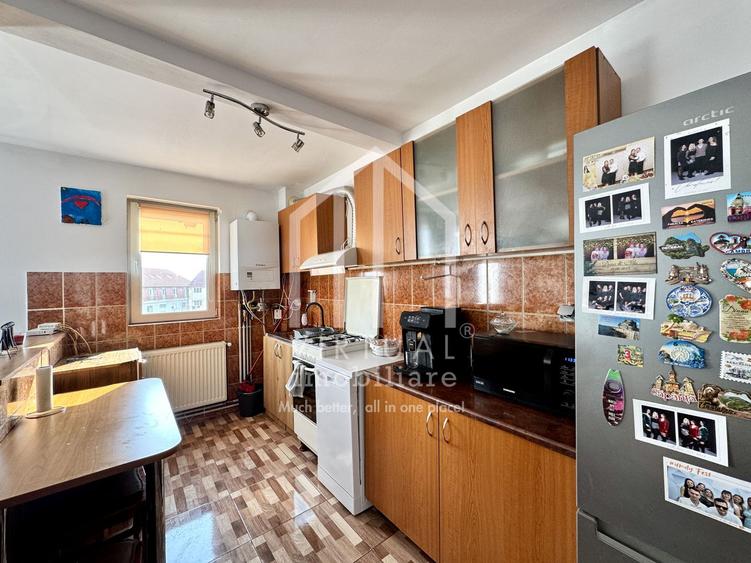 Mansarda cu 3 camere, 67mp utili+ 2 balcoane, intabulata, Terezian