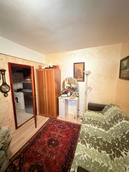 Garsoniera in bloc de apartamente  pe Unirii