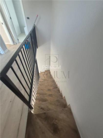 DUPLEX INDIVIDUAL -   Despartit prin camera Tehnica  - bucatarie inchisa -  2 Fr - 10