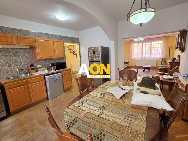 Duplex mobilat, utilat, 4 camere, garaj, zona exclusivista, Cetate
