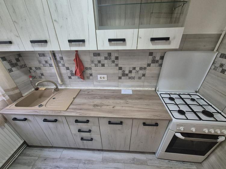 Zona Grivitei, apartament liber la vanzare