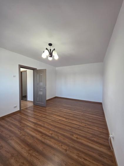 Proprietar vand apartament 2 camere zona Lujerului