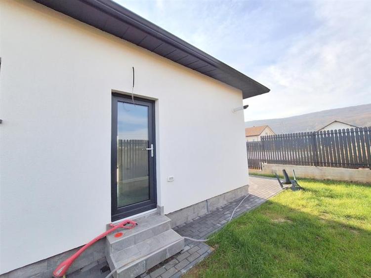 Casa parter, 72 mp, teren 270 mp, 3 camere, zona Hemeius