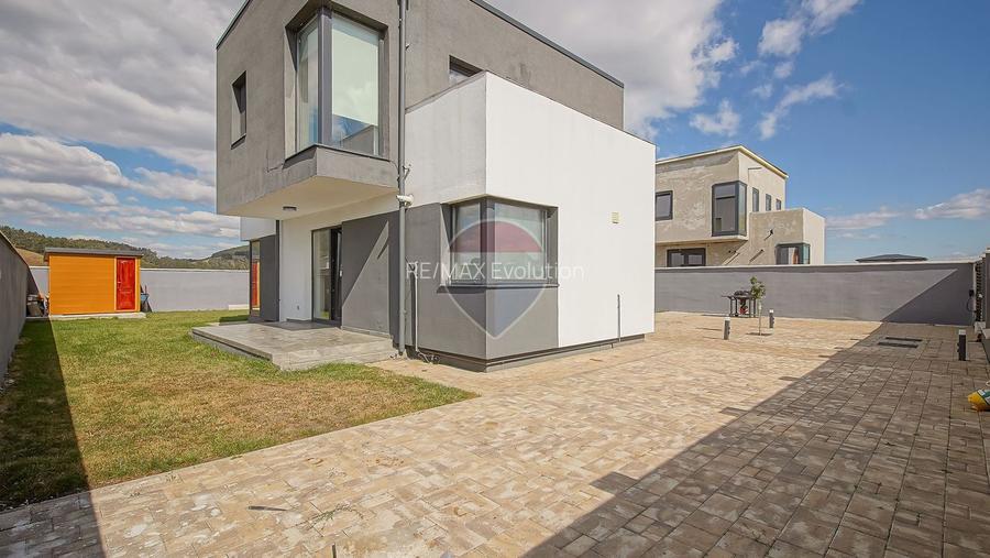 Casă cu 4 camere și teren de 500 mp, în Sânpetru – zona Lempeș