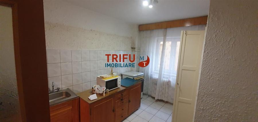 Apartament 3 camere si pivnita, zona Liceul Sportiv,