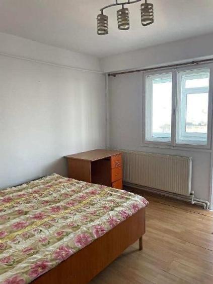 Casa de Cultură, 3 camere decomandate,67 mp. 2 balcoane, centrala gaz
