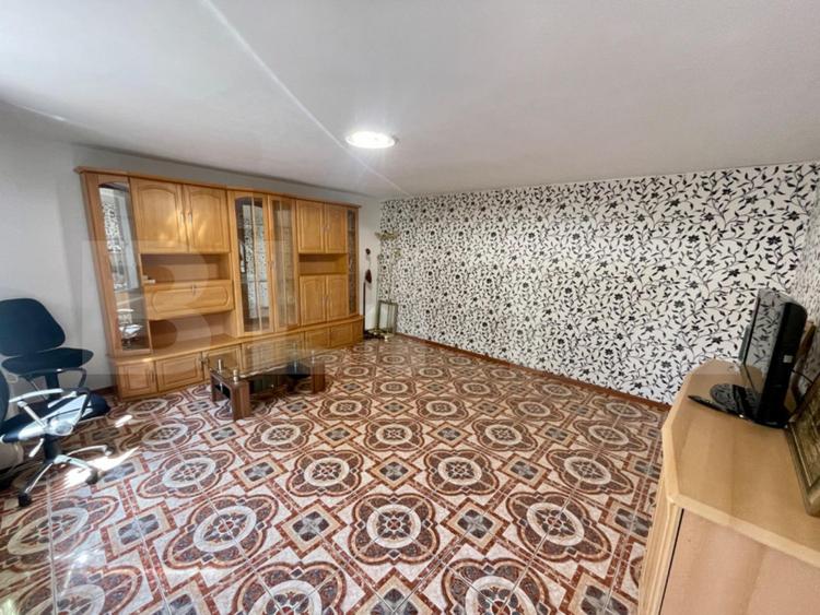 Casa de 210 mp, curte cu terasa, centrala termica, pretabil muncitori