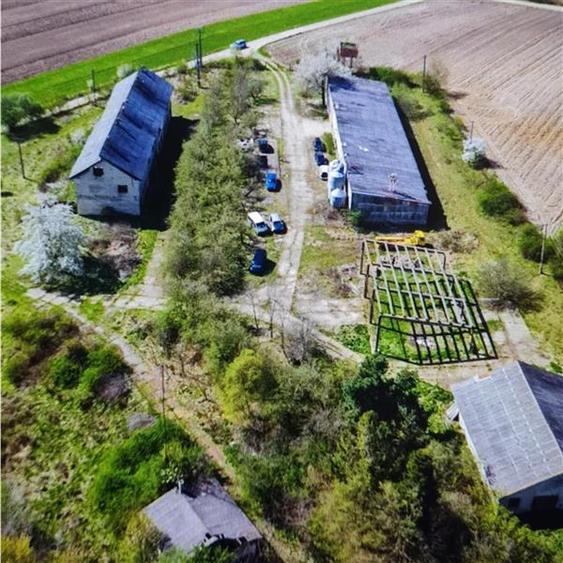 Teren 17400 mp  si  Constructii ,  Comuna Todiresti, Suceava