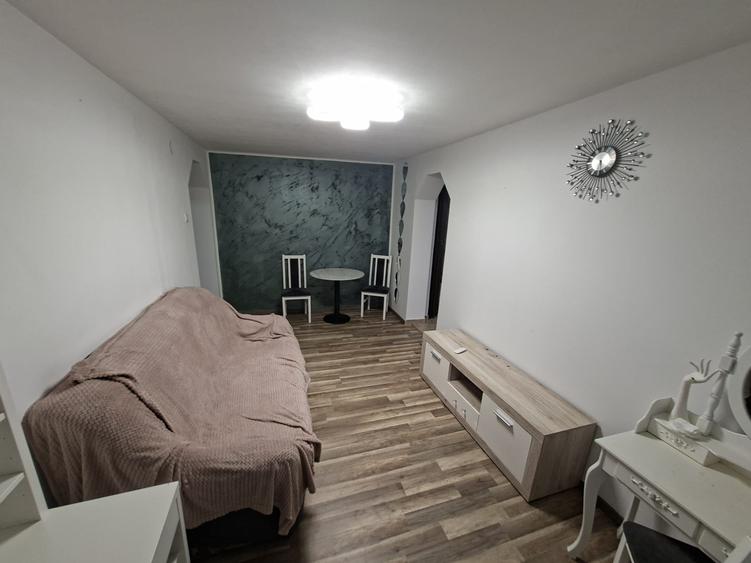 Apartament cu 2 camere, zona Podu Ros