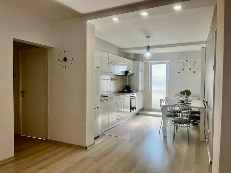 Apartament 3 camere, Calea Bucuresti, mobilat, centrala