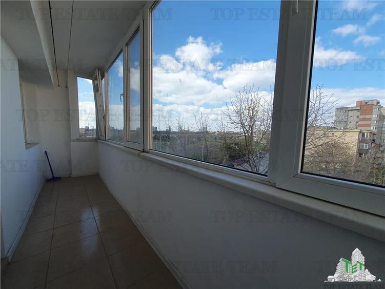 Apartament 4 Camere bloc Petromar in zona Gara Constanta