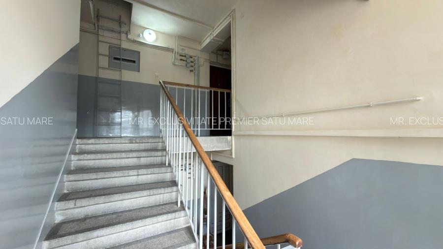 Apartament 2 camere Republicii Etaj III - Carei - Zona Blocul Verde - 12