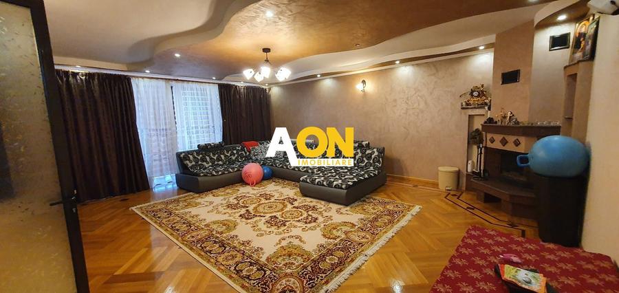 Casa P+1+M, 4 dormitoare, garaj, 500 mp teren, Micesti