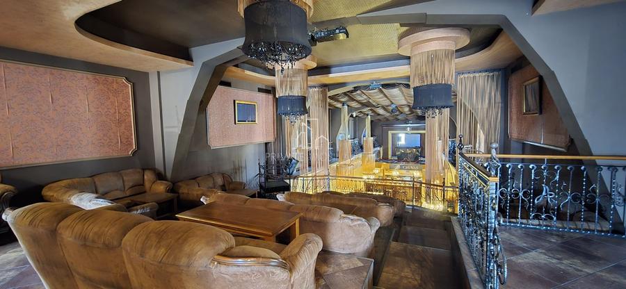 Se vinde clădirea Aristocrat, în centrul orașului Sighisoara