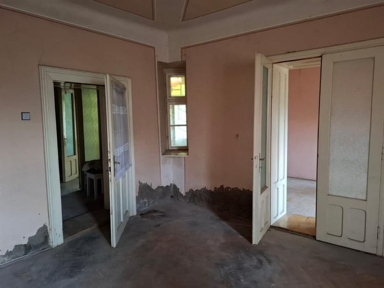 Casa  4 camere  Strada V.Lucaciu colt  cu I.L. Caragiale in Nădlac