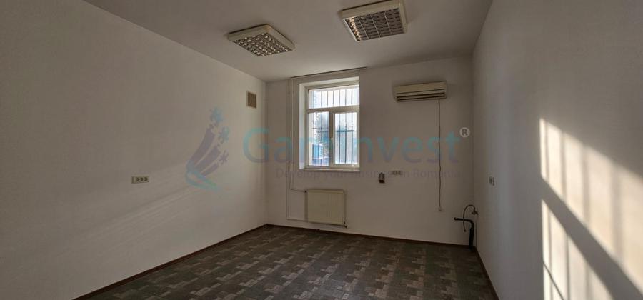 Cladire mixta - birouri si spatii depozitare - atelier, in zona Clujului, Oradea