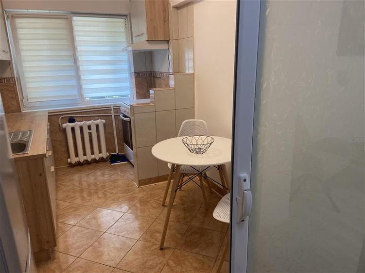Apartament 2 camere, zona Gara , etaj 1 din 4 , renovat integral , mobilat compl