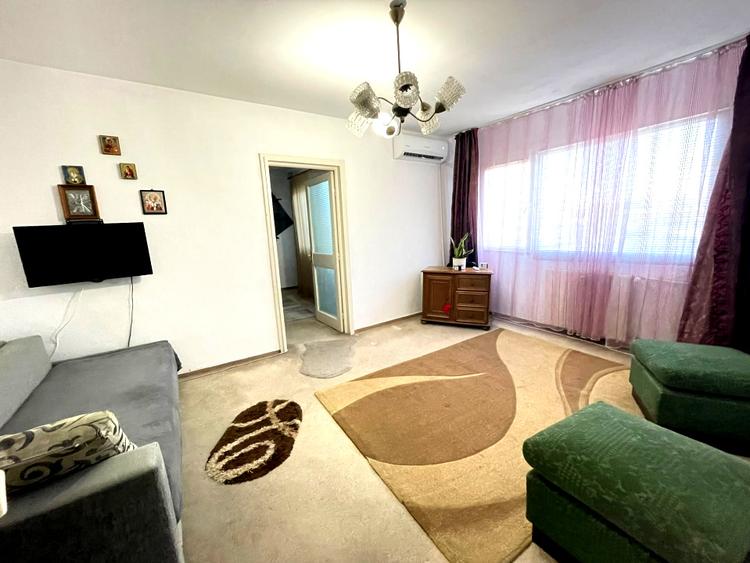 Apartament 2 camere-Cantemir-Podu Ros-etaj intermediar