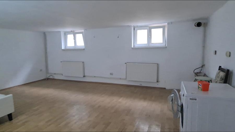 CAMERA CU TOALETA- DE INCHIRIAT IDEAL PENTRU BIROU- DEMISOL