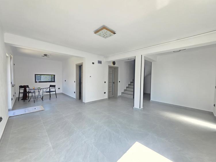Casa tip duplex cu 4 camere, teren 250mp, Râșnov