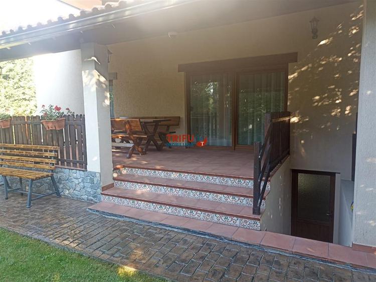 Casa de vanzare 5 camere 560 mp teren Cetate !