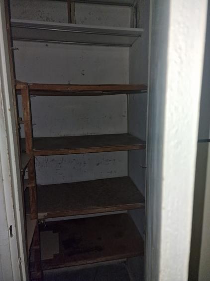 Vest, se vinde apartament semidecomandat trei camere ,pret 45000 euro negociabil